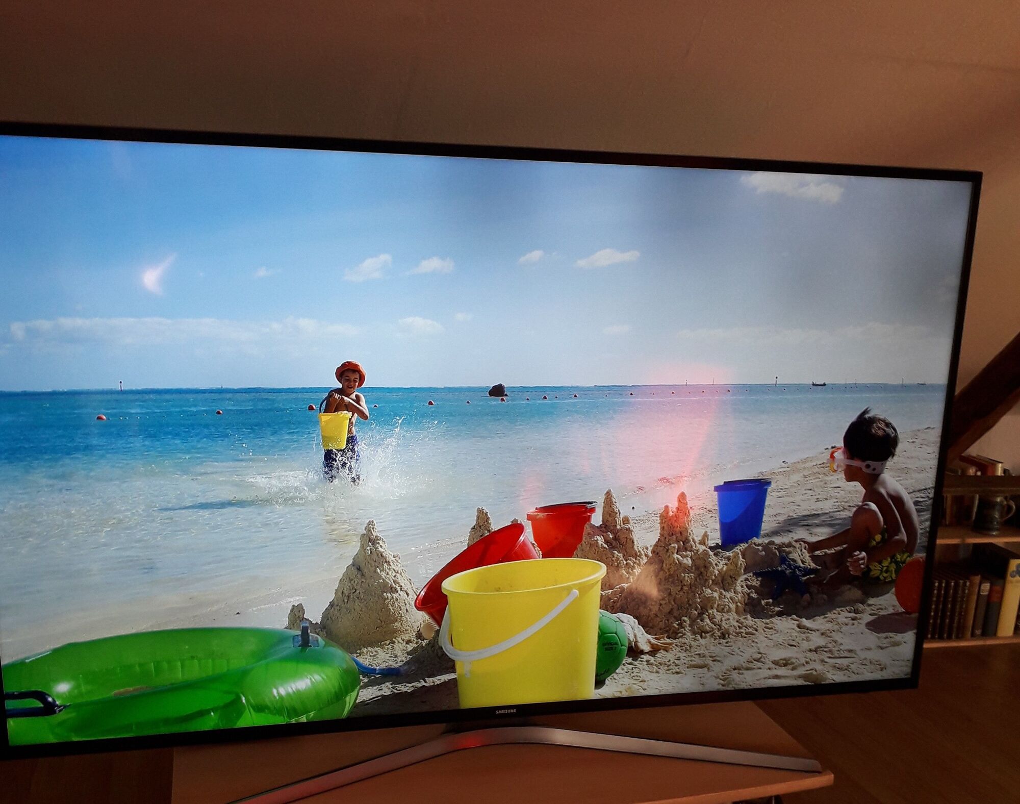 Dunkle Wolken (Flecken)auf LED TV UE65MU6179UXZG Samsung Forum